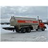 Image 3 : 1995 VOLVO WCA T/A 18,169 LITRE FUEL TRUCK