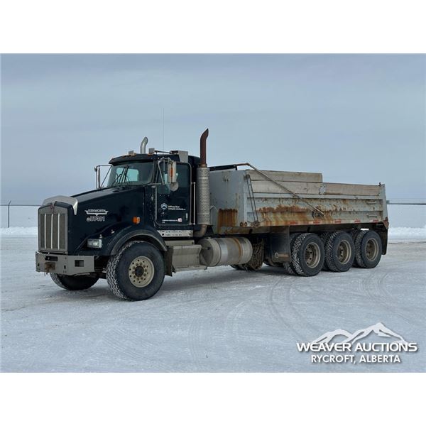 2007 KENWORTH T800 TRI DRIVE DUMP TRUCK
