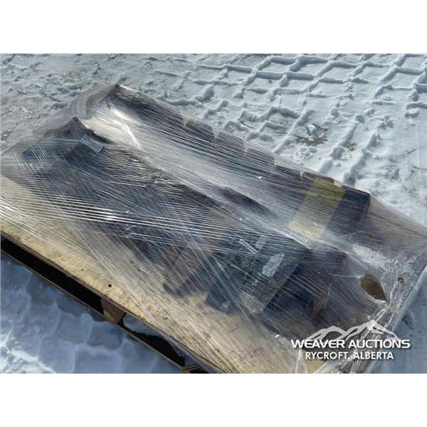 QTY OF EXCAVATOR DIGGING BUCKET TEETH