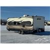 Image 4 : 2015 AVENGER AVT26 26FT TRAVEL TRAILER