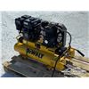 Image 1 : DEWALT D55270 AIR COMPRESSOR