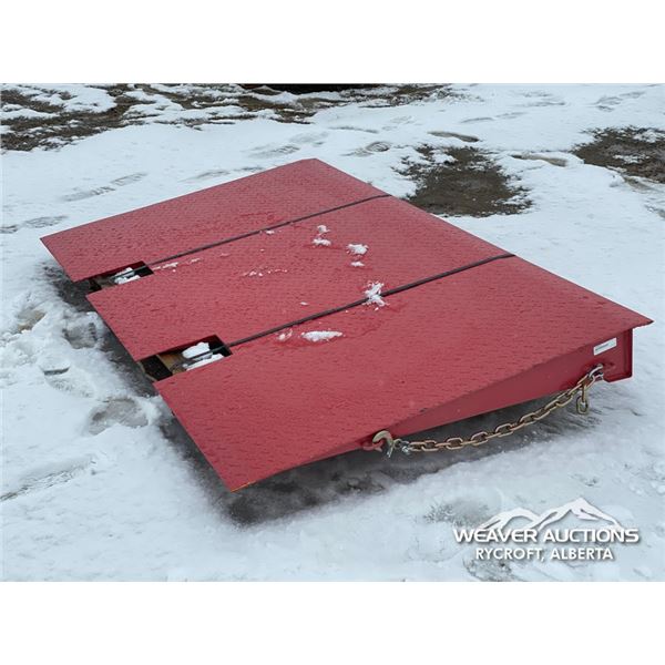 SHIPPING CONTAINER RAMP