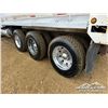 Image 49 : 2010 PETERBILT 367 TRI DRIVE SLEEPER DUMP TRUCK