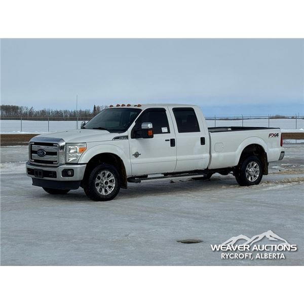 2015 FORD F350 XLT FX4 CREW CAB PICKUP