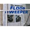 Image 4 : 55L MANUAL FLOOR SWEEPER