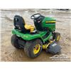 Image 3 : 2014 JOHN DEERE X320 RIDE ON LAWN TRACTOR