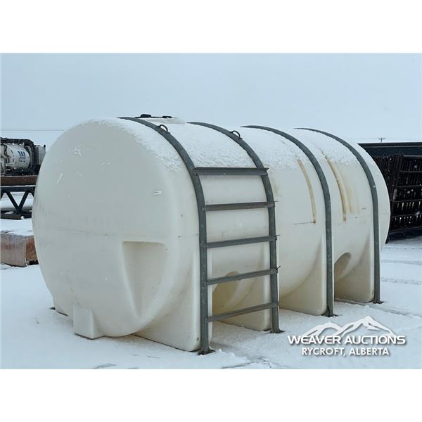 3135 GALLON ELLIPTICAL LEG POLY WATER TANK