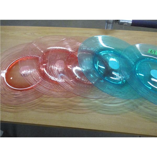 FREIGHT DAMAGE (AS IS):  5 PLASTIC 14" TRAYS