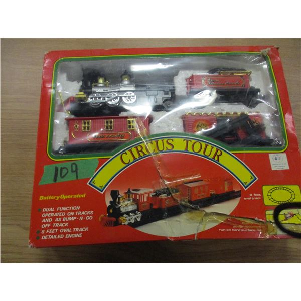 COLLECTABLE:  CIRCUS TOUR BATTERY OPERATED TRAIN SET