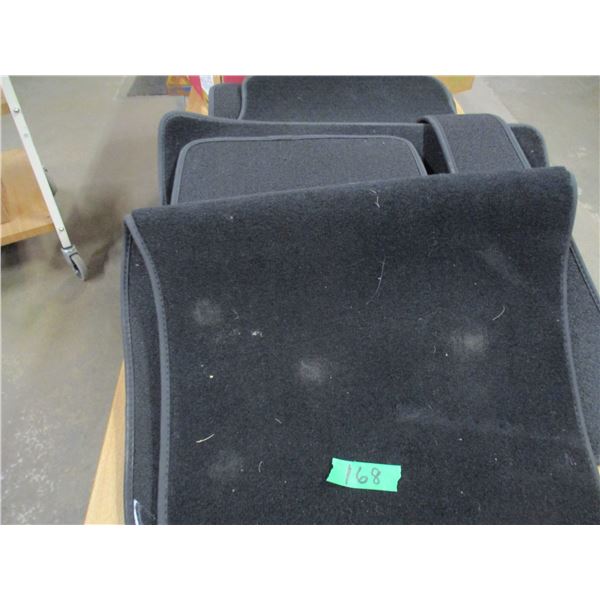 FREIGHT DAMAGE (AS IS):  BOX C/W FLOOR MATS