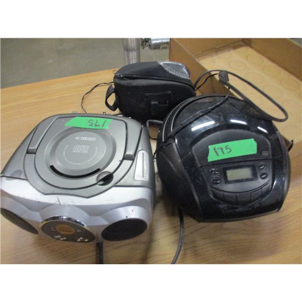 2 CD PLAYERS, 1 BELT CASE