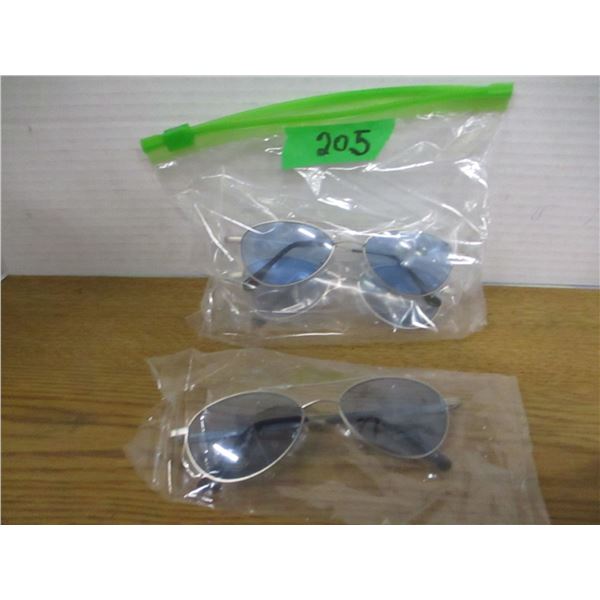 NEW:  BAG C/W 3 PAIR SUNGLASSES