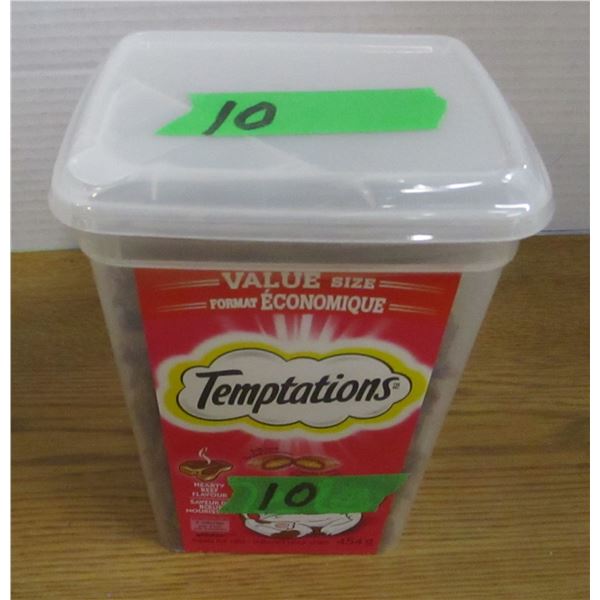 NEW:  TEMPTATIONS HEARTY BEEF CAT TREATS (454G) - TUB