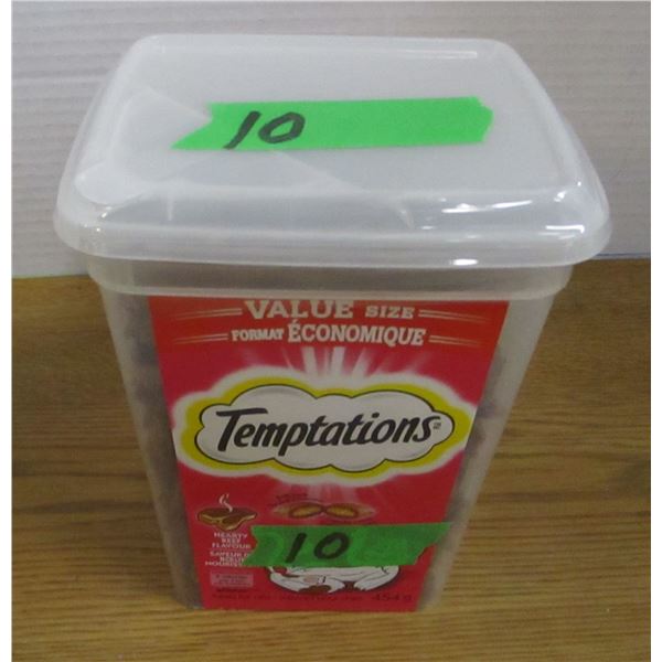 NEW:  TEMPTATIONS HEARTY BEEF CAT TREATS (454G) - TUB