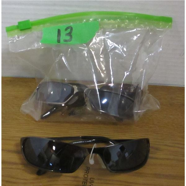 NEW:  BAG C/W 3 PAIR SUNGLASSES