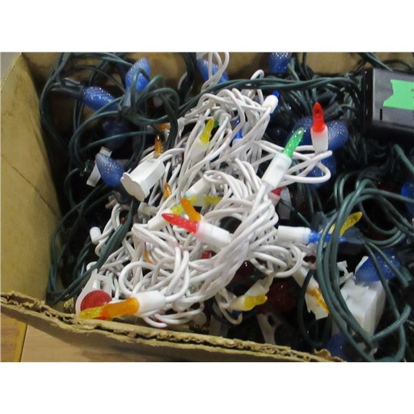 BOX C/W CHRISTMAS LIGHTS & ORNAMENTS