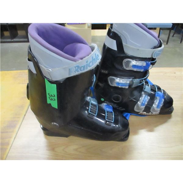 PERFORMANCE SKI BOOTS (APPROX. SIZE 8)