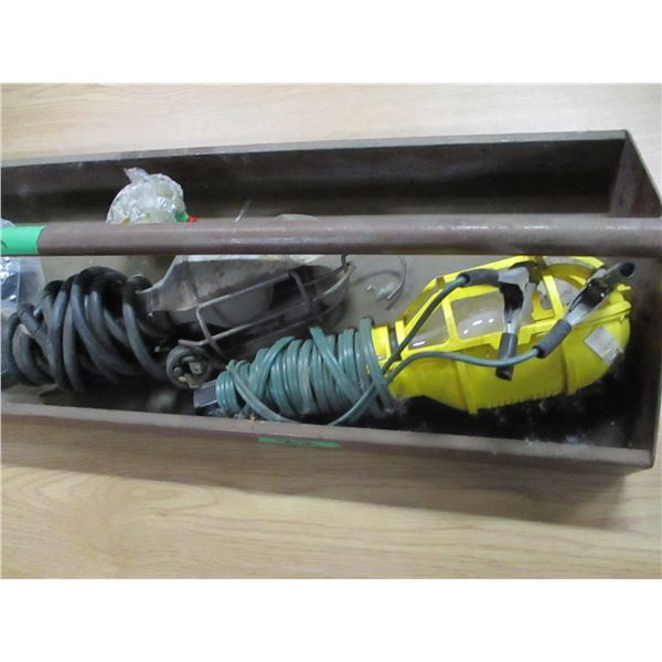 TOOL BOX TRAY, 2 TROUBLE LIGHTS