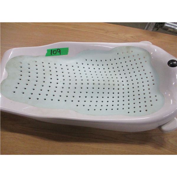 ESTATE:  BABY BATH SEAT INSERT