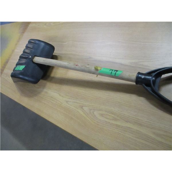 EMERGENCY STYLE SHOVEL