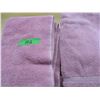 Image 1 : 2 - PINK XL BATH TOWELS