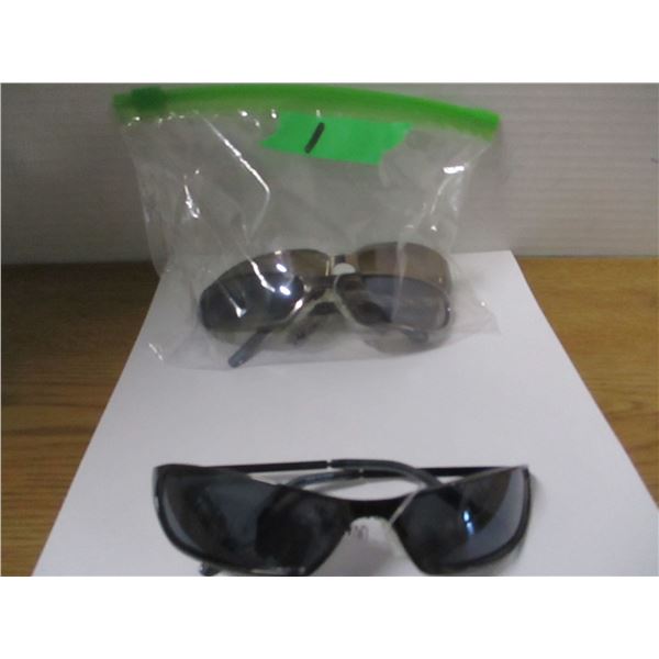 NEW:  BAG C/W 3 PAIR SUNGLASSES