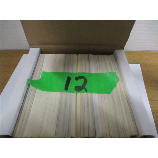 COLLECTABLE:  BOX C/W NHL COLLECTOR CARDS