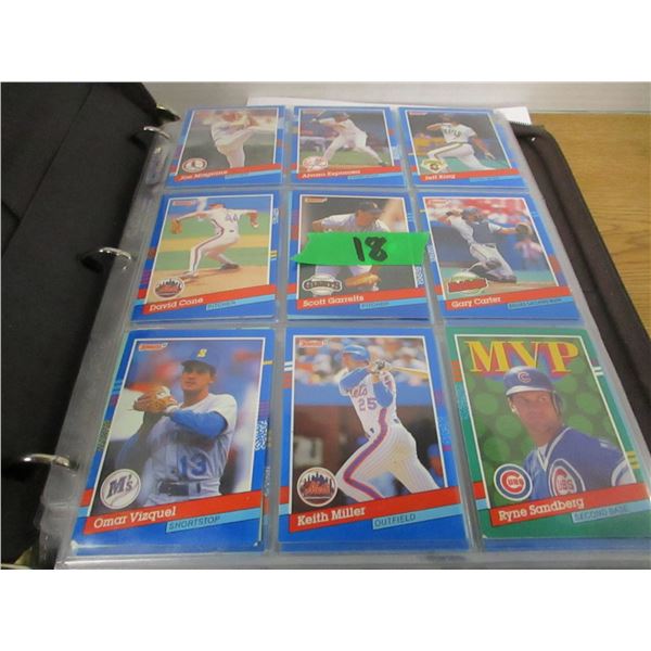 COLLECTABLE:  BINDER C/W ASSORTED BASEBALL CARDS