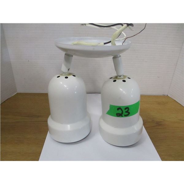 SET OF TWO HANGING LIGHTS