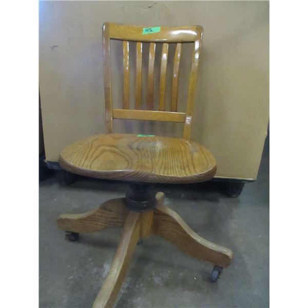 ANTIQUE:  OAK OFFICE CHAIR