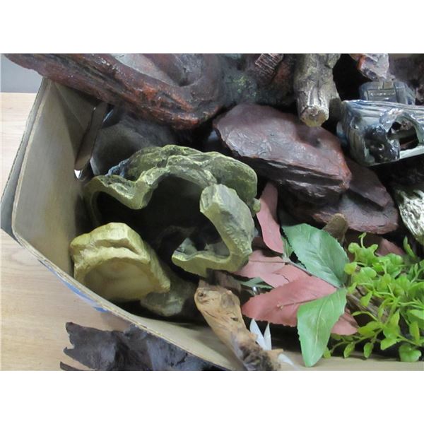 BOX C/W AQUARIUM ORNAMENTS