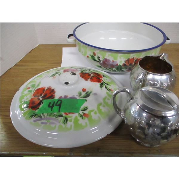 VINTAGE:  ENAMEL POT 