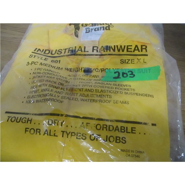 3 PIECE RAIN SUIT (SIZE XL)
