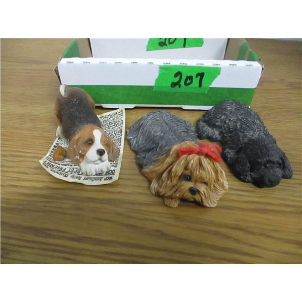 3 SANDY CAST DOGS (APPROX. 4" LONG)