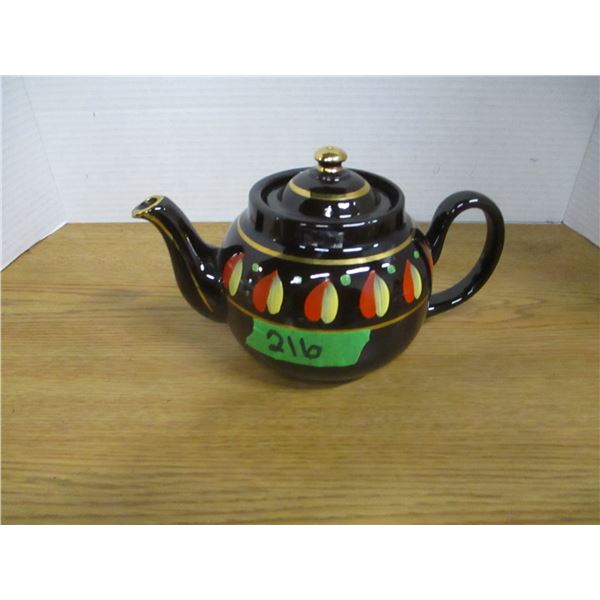 COLLECTABLE:  MADE IN ENGLAND LBA TEAPOT (DARK BROWN C/W DESIGN)