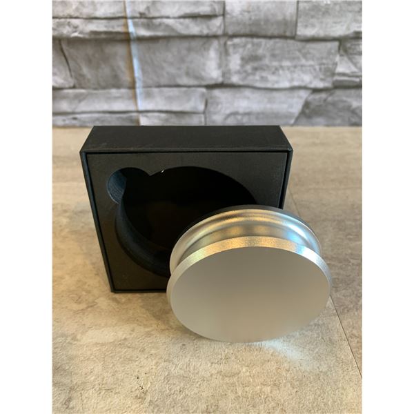 Turntable Disc Stabilizer - Silver - Silicone Bottom Pad