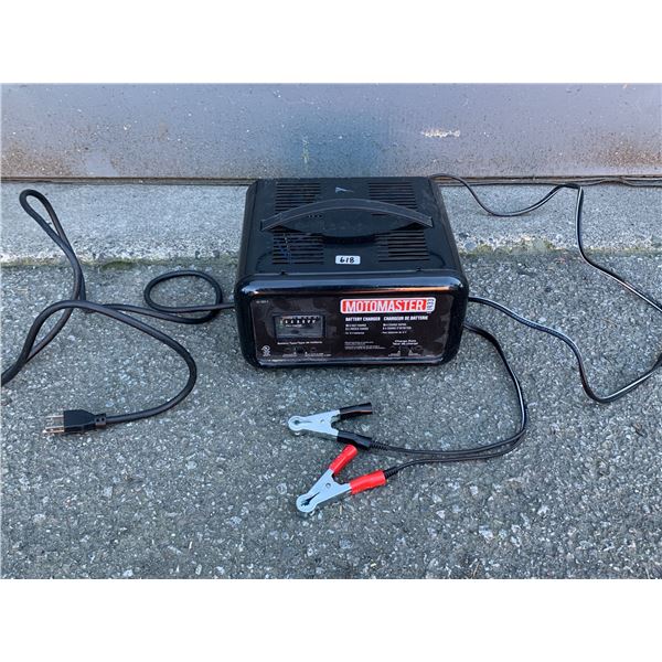 Motomaster 1933 Battery Charger