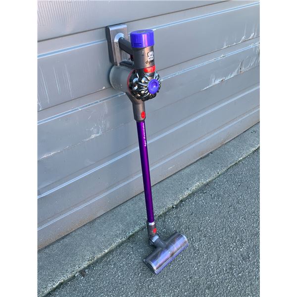 Dyson V8 Stick Vacuum