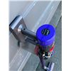 Image 2 : Dyson V8 Stick Vacuum