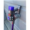 Image 3 : Dyson V8 Stick Vacuum