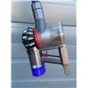 Image 8 : Dyson V8 Stick Vacuum