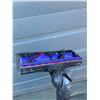 Image 9 : Dyson V8 Stick Vacuum