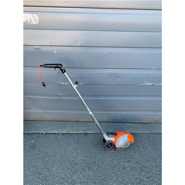 Black & Decker Electric Lawn Edger & Trimmer