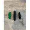 Image 1 : Lot of 3 Small Pocket Knifes - One is a Razor/Exacto