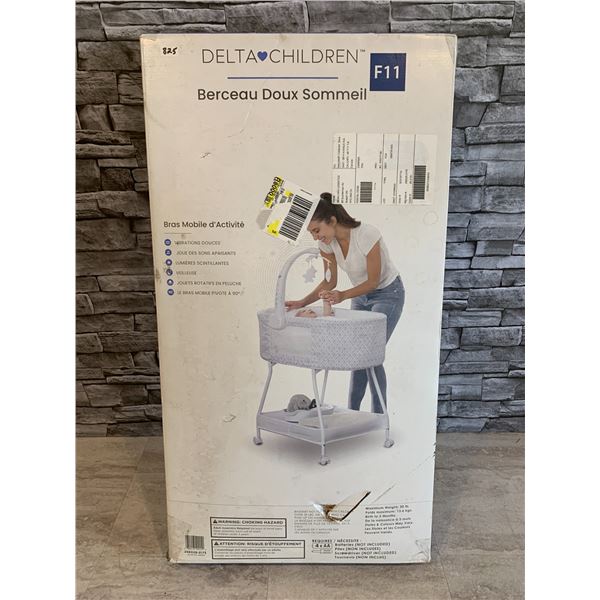 Delta Children Sweet Slumber Bassinet