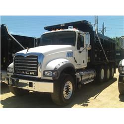 2009 MACK GU713 TRI-AXLE DUMP