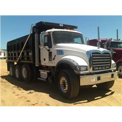 2008 MACK GU713 TRI-AXLE DUMP