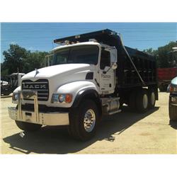 2006 MACK CV713 T/A DUMP