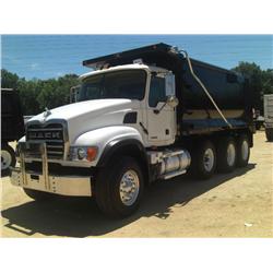 2005 MACK CV713 TRI-AXLE  DUMP