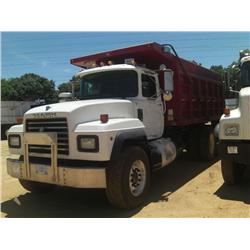 2003 MACK RD688S T/A DUMP